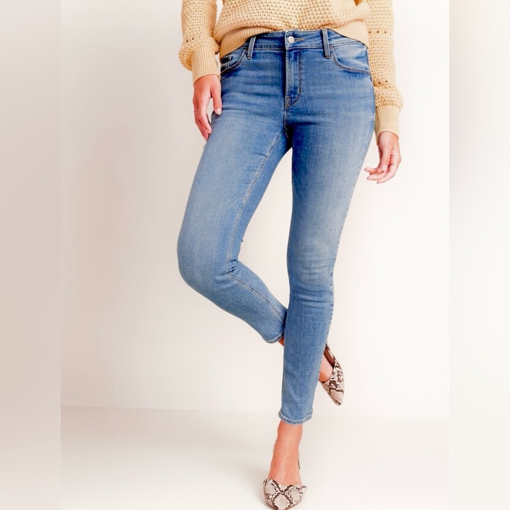 Old Navy Rockstar Super Skinny Jeans